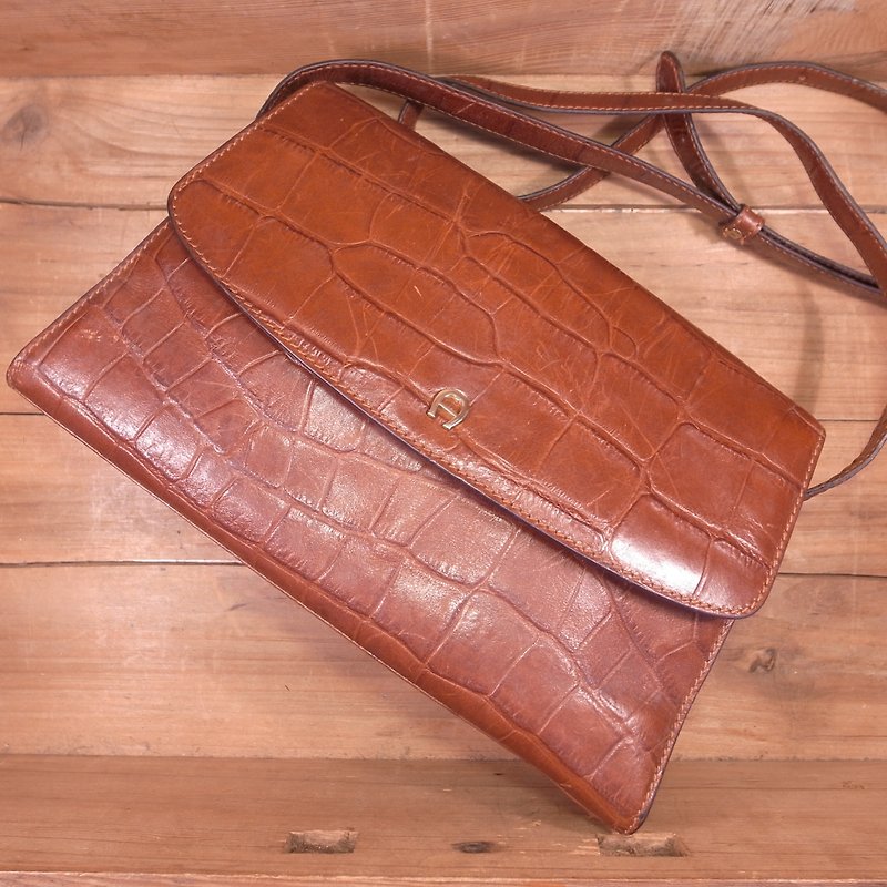 Old Bone Aigner Crocodile Skin Side Backpack Vintage Bag Vintage - กระเป๋าแมสเซนเจอร์ - หนังแท้ สีนำ้ตาล