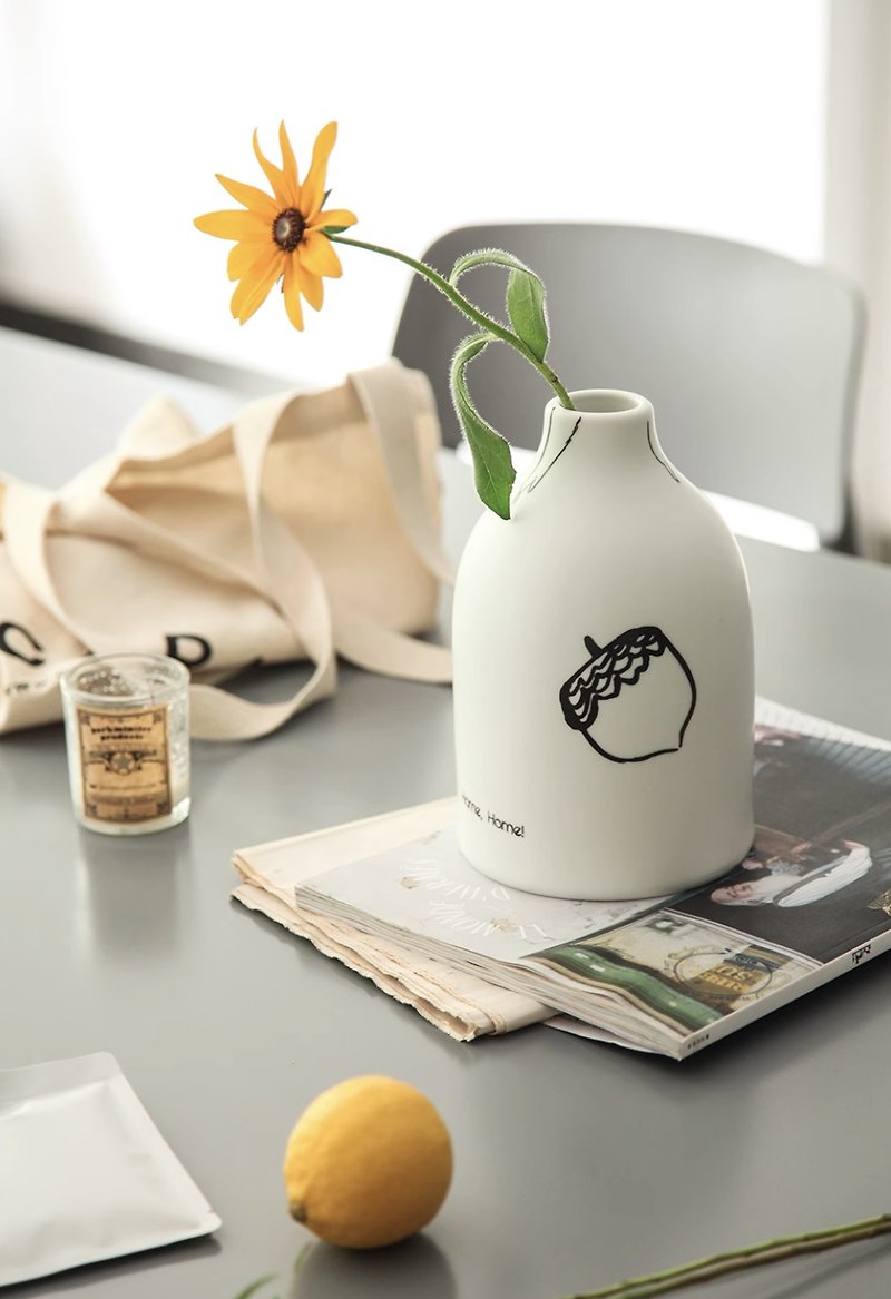 Blessing series Nordic style retro ceramic hand-painted vase - Pottery & Ceramics - Other Materials Khaki