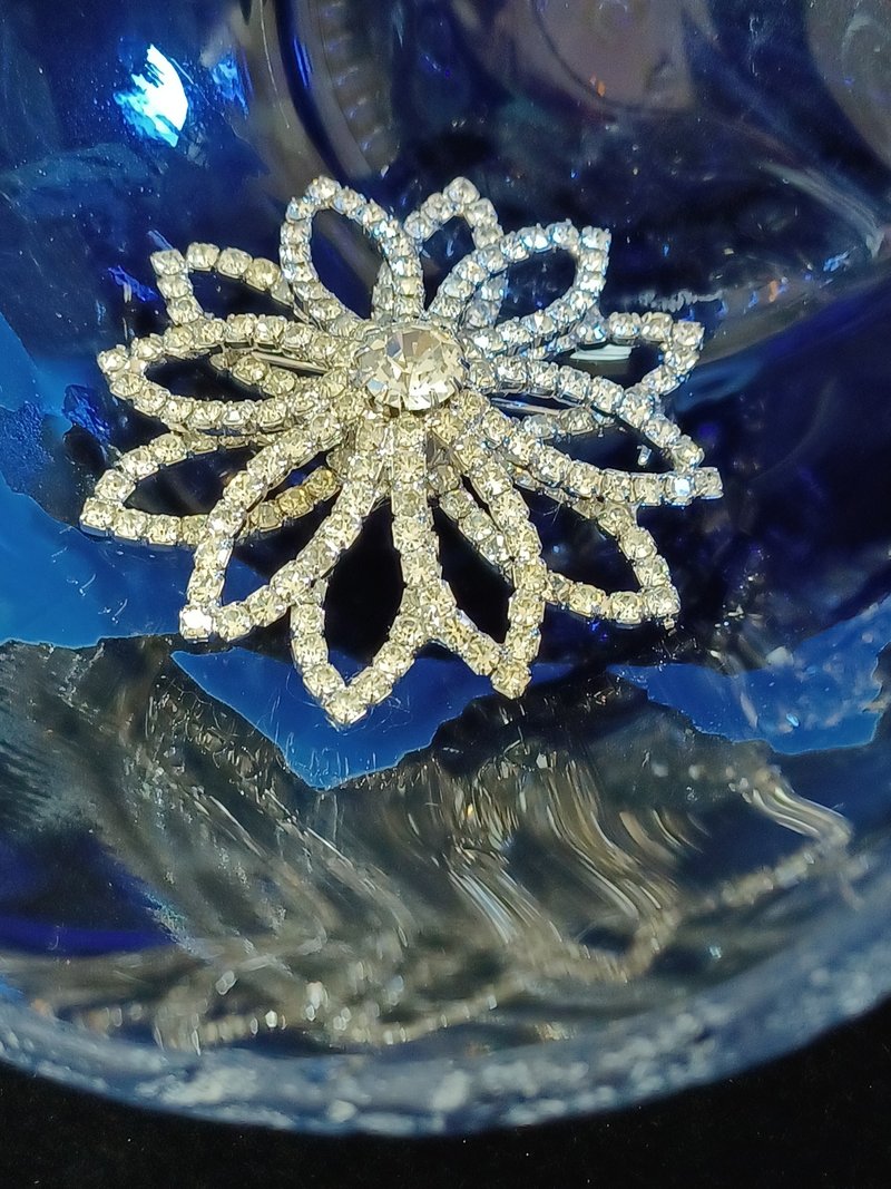 vintage jewelry 古董 雙層花瓣萊茵別針 - 胸針 - 其他金屬 