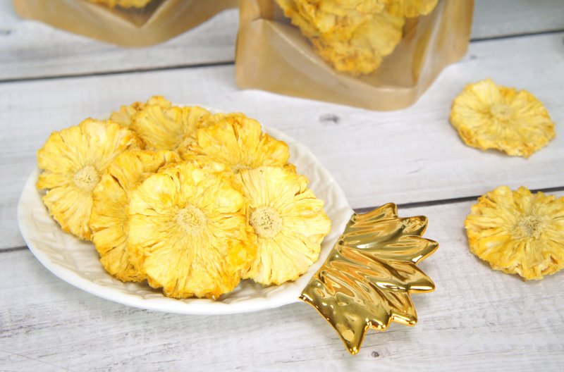 軽い午後のおやつ│3つのグループに分けられたシュガーレスゴールドパイナップルフルーツドライドリル - ドライフルーツ - 食材 