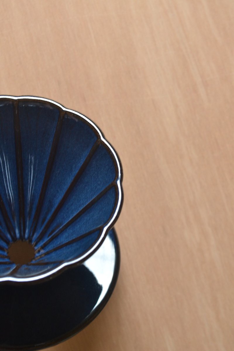 湛放藍菊型長肋濾杯01款(無把)啡手沖濾杯 咖啡濾杯 母親節 禮物 - 咖啡壺/咖啡器具 - 陶 藍色