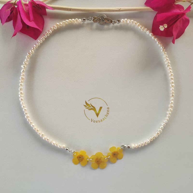 Mini fresh water pearl with cute real flowers: One of a kind handmade necklace - Necklaces - Pearl White