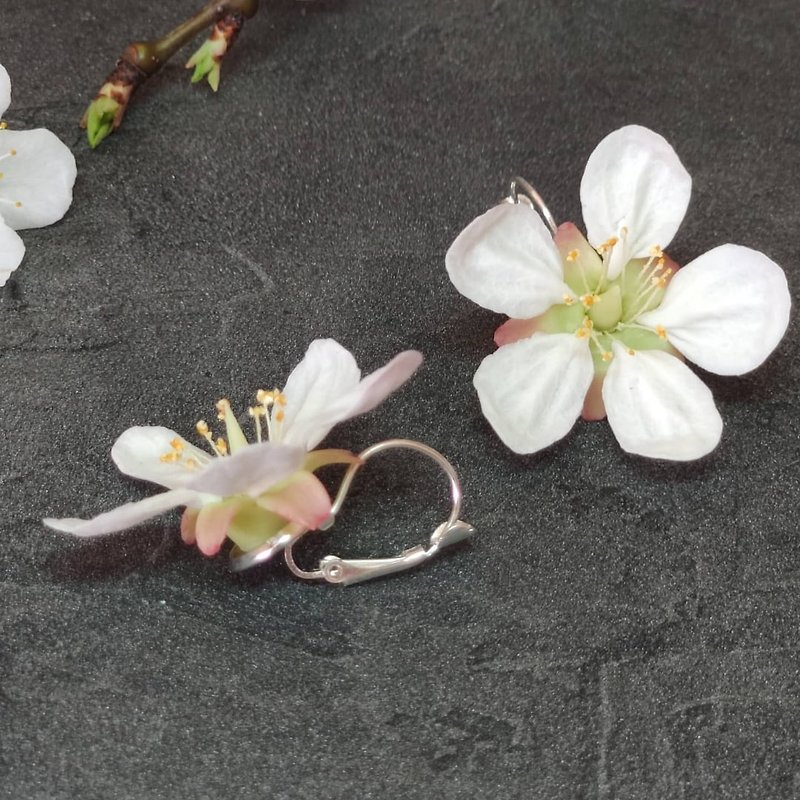 Cute kawaii earrings with Apple Tree flowers