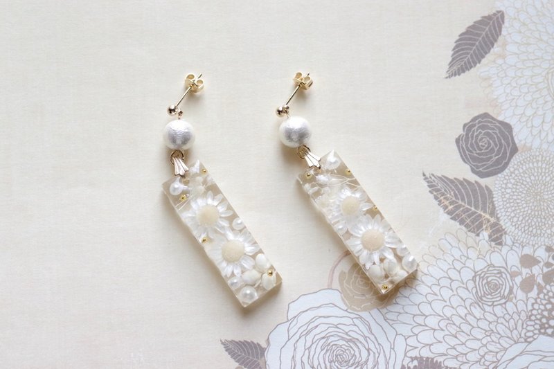 Resin Art Rectangular Plate and Cotton Pearl Earrings - White Flower lover Prelude - Earrings & Clip-ons - Resin White