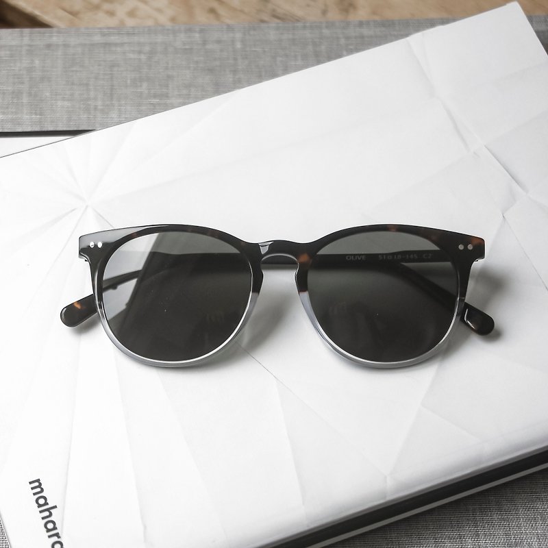 Classic Two-Color Sheet Sunglasses Anti-UV400-Dark Gray/Ray-Ban Green Gift | Summer Clothes - แว่นกันแดด - วัสดุอื่นๆ สีดำ