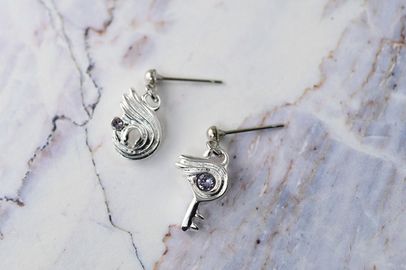 心鎖系列 開啟 時尚混搭鎖鑰造型 針式耳環 (ERIJA0936E) - 耳環/耳夾/耳骨夾 - 銀 紫色