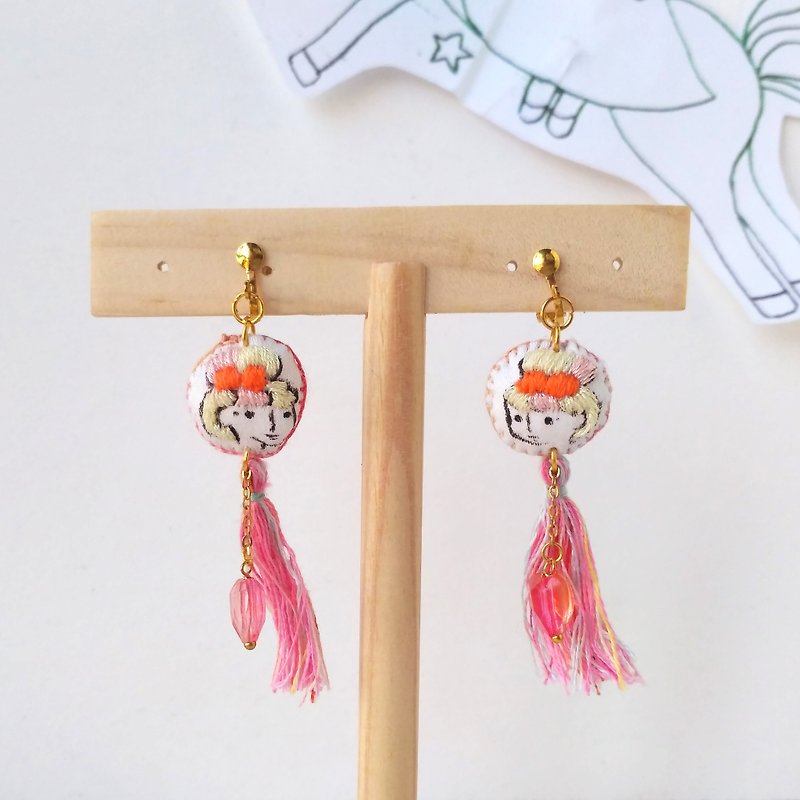 Hand - painted embroidered earrings little me earring ear clips - ต่างหู - งานปัก สึชมพู