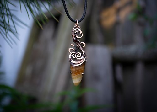 TMKalina copper pendant with onyx