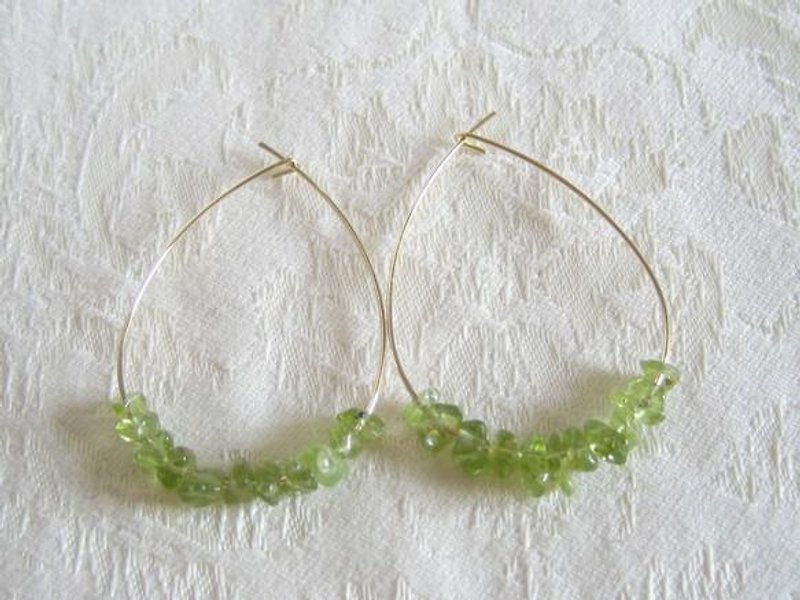 Peridot oval hoop earrings - ต่างหู - เครื่องเพชรพลอย สีเขียว
