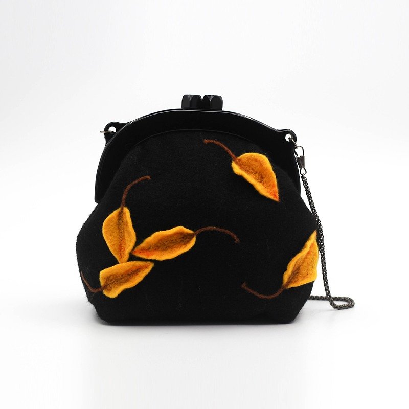Ke Ren original handmade bag shoulder diagonal bag wool felt needle felt bag leaf bag mini bag-black - กระเป๋าแมสเซนเจอร์ - ขนแกะ 