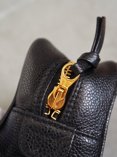 CHANEL シャネル ココ キャビアスキン ポーチ ブラック