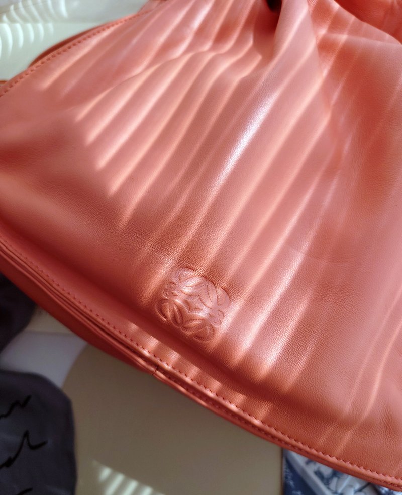 中古美品 Loewe Flamenco 小流蘇束口袋肩背包斜挎包單肩包束繩包 - 側背包/斜背包 - 真皮 粉紅色