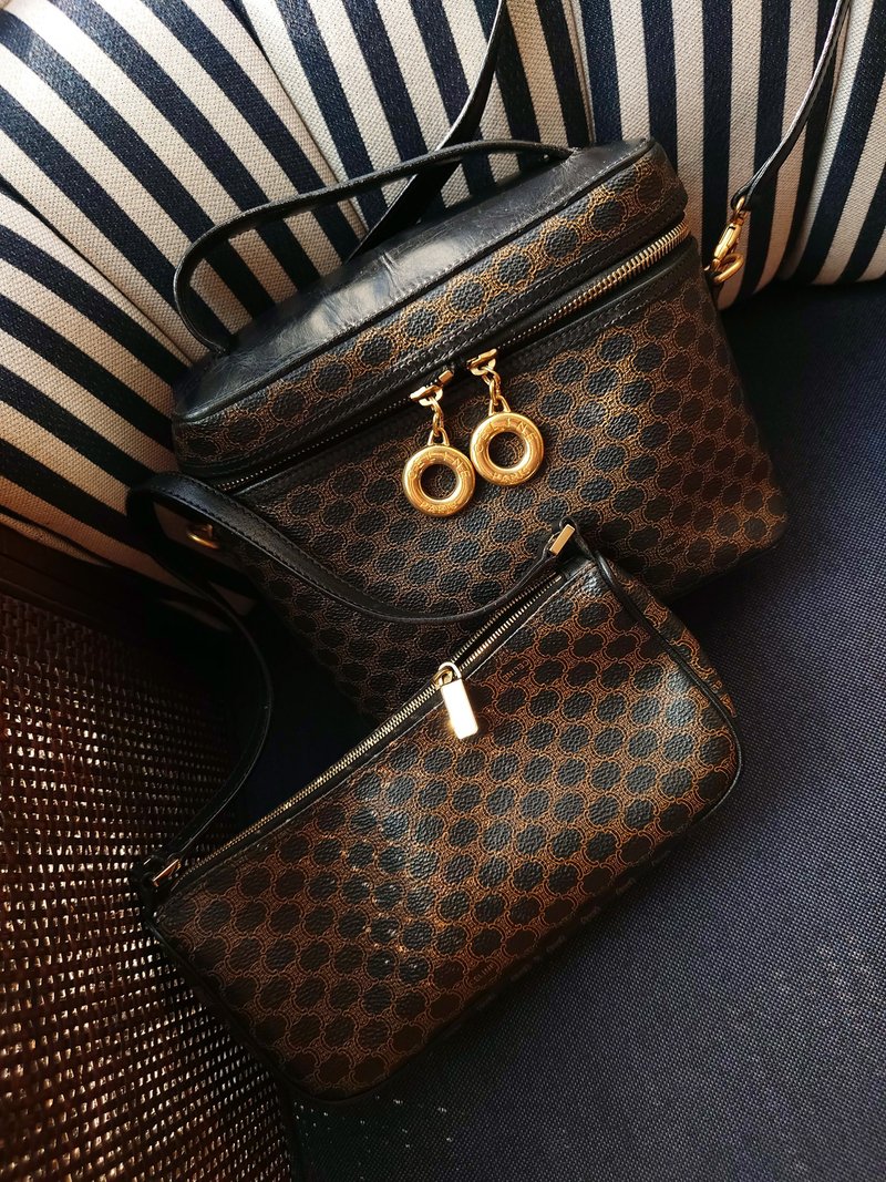 中世バッグ CELINE ドーナツブラックフラワー 化粧品バッグ 化粧品バッグ メッセンジャーバッグ メッセンジャーバッグ クラッチ ショルダーバッグ - ショルダーバッグ - 防水素材 ブラック