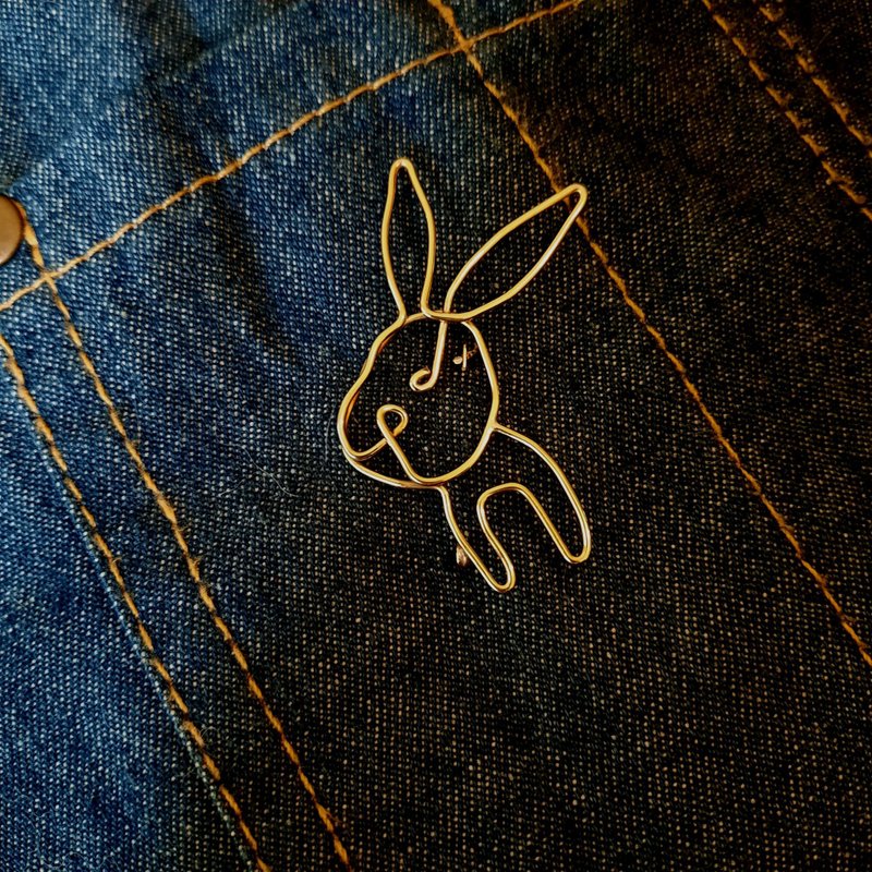 Rabbit / Pin / Brooch / Bronze/ Fun Styling - เข็มกลัด - ทองแดงทองเหลือง สีทอง