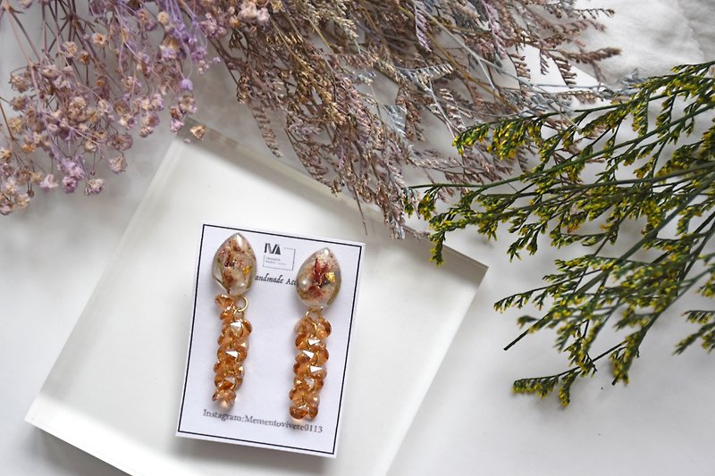 Drop-shaped pendant Stone dry flower earrings clip-on earrings sterling silver earrings - Earrings & Clip-ons - Plants & Flowers Orange