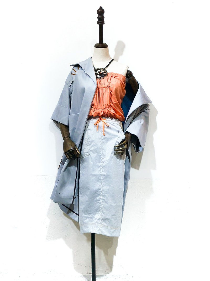 カラーブロックスポーティな膝丈ナイロンストレッチストレートスカート（日本製生地） - スカート - ナイロン グレー