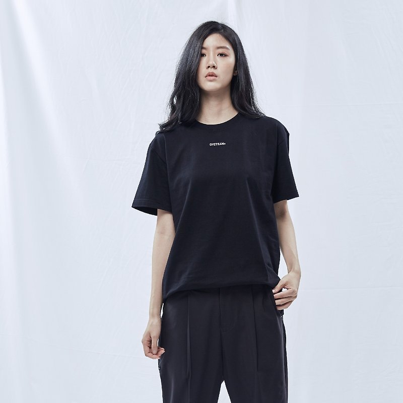 DYCTEAM Basic Series | Embroidery Logo Tee (BK) - เสื้อฮู้ด - ผ้าฝ้าย/ผ้าลินิน สีดำ
