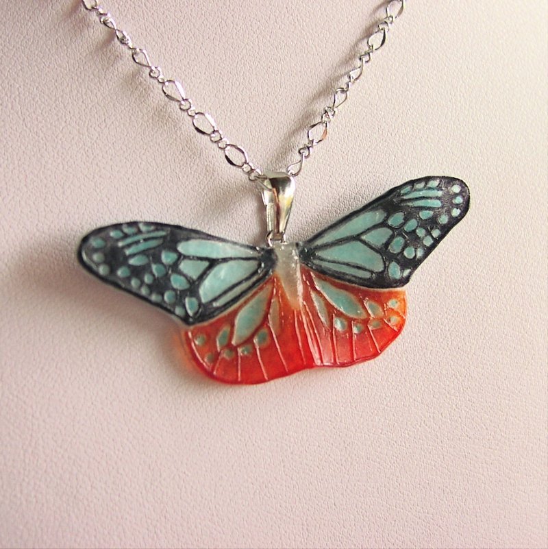 Chestnut tiger (purpura butterfly) pendant - Necklaces - Glass Red