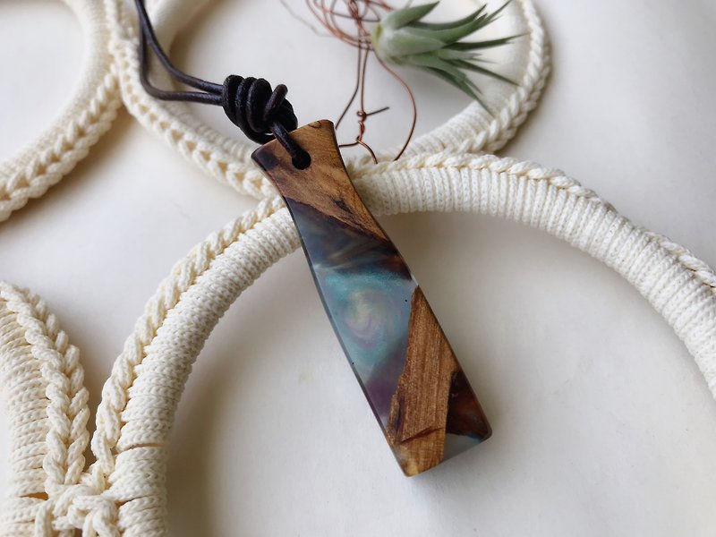 Obsessed. Xiao Nan wood necklace - Necklaces - Wood Multicolor