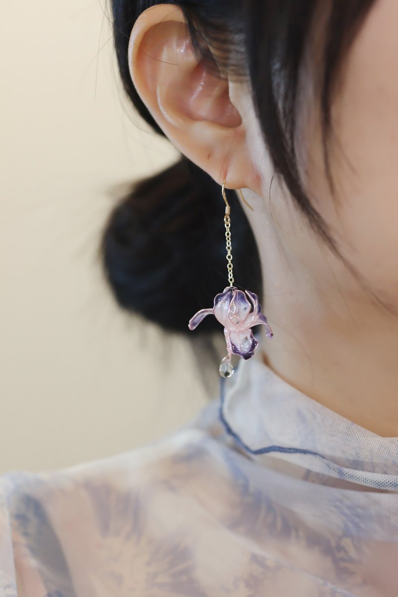 Iris Lovers Star and Moon Amethyst Flower Resin Earrings - ต่างหู - เรซิน สีม่วง