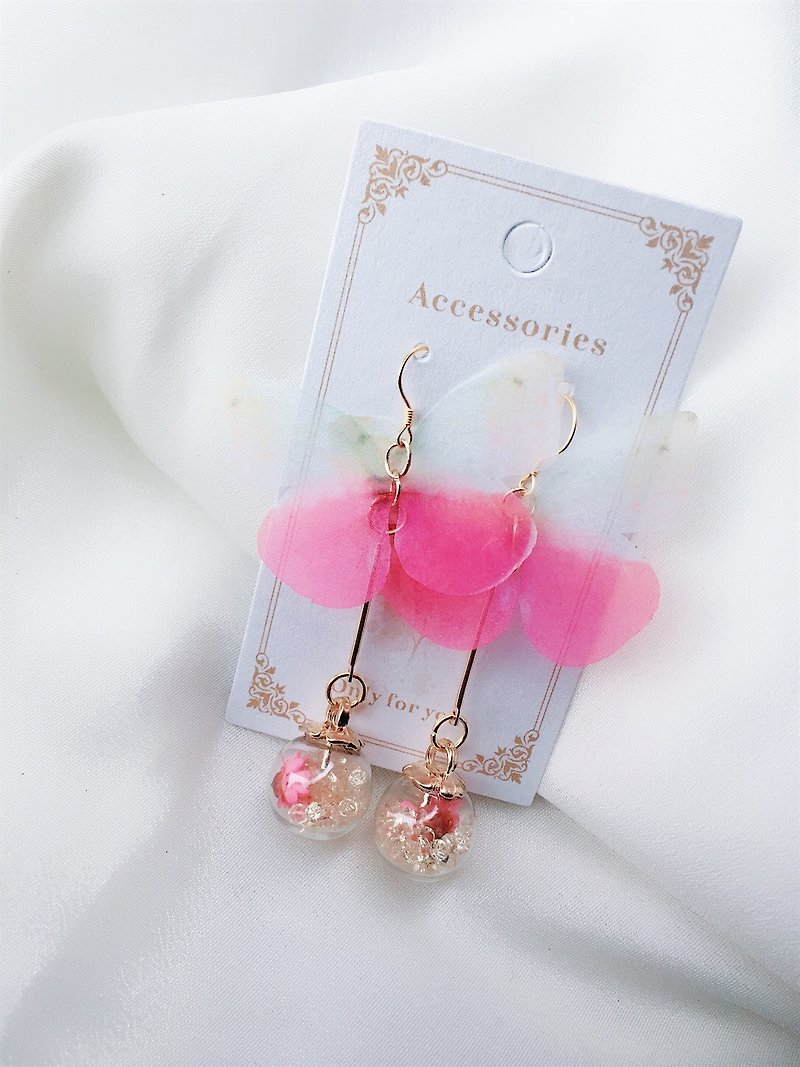 LJ.flower / Dream Butterfly Garden Tranquil Blossom Flower Glass Ball Earrings Dream Powder / Birthday Gift - ต่างหู - พืช/ดอกไม้ 