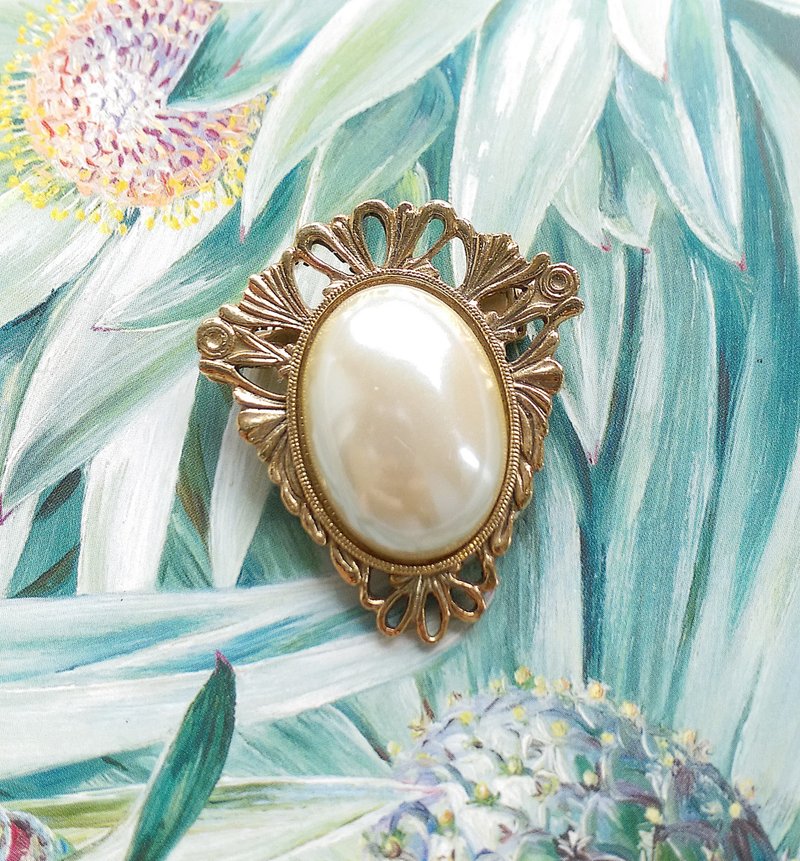 Vintage Jewelry 西洋古董飾品 1928 優雅 氣質 橢圓盾型  別針 - 徽章/別針 - 其他金屬 金色