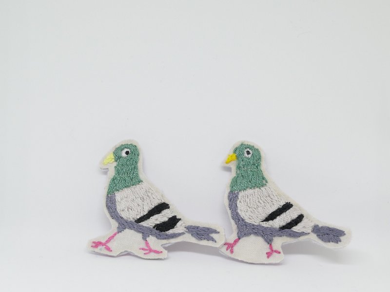 Embroidery brooch pigeon - เข็มกลัด - งานปัก สีเทา