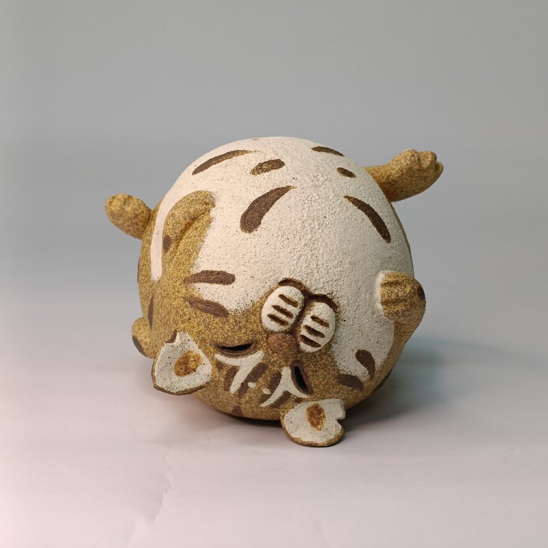 翻轉錢貓(躺)/陶藝品/原創 - 擺飾/家飾品 - 陶 