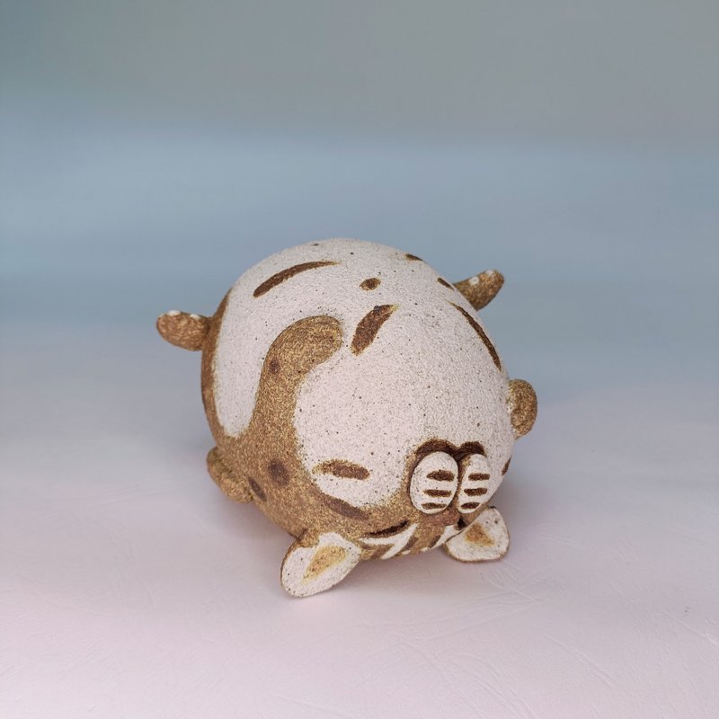 翻轉錢貓(躺)/陶藝品/原創 - 擺飾/家飾品 - 陶 
