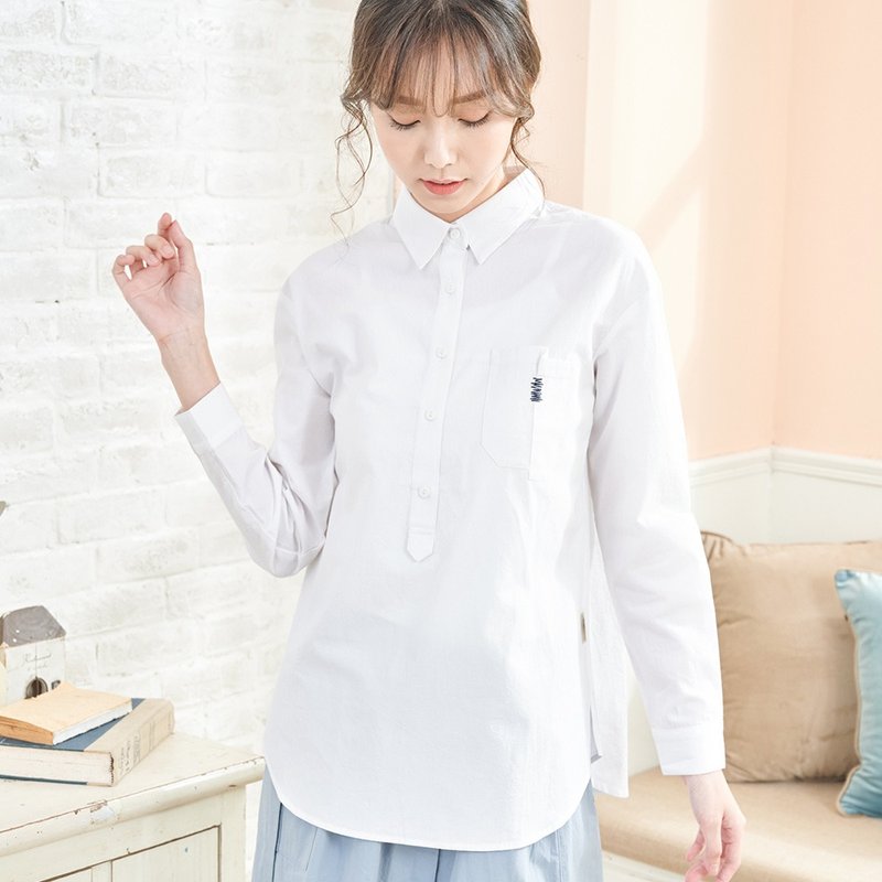 Hana Mokuba Basic Styling Pocket Embroidered Shirt - เสื้อเชิ้ตผู้หญิง - ผ้าฝ้าย/ผ้าลินิน 