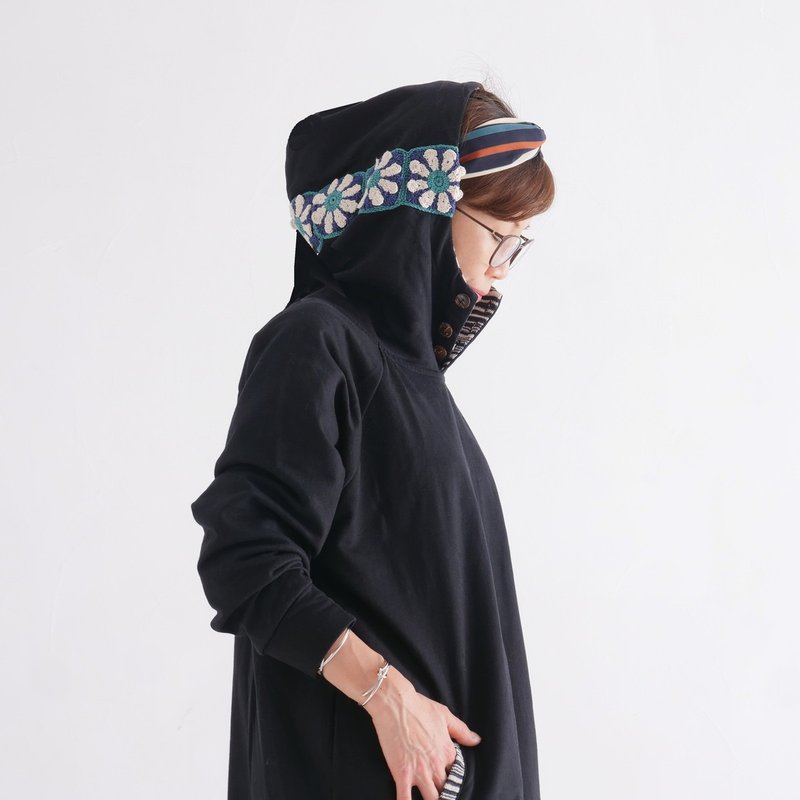 Off-turtle neck, floral crochet x stripe hood, fleece lining, pullover, hoodie, black, d-tp507 - Women's Tops - Cotton & Hemp Black