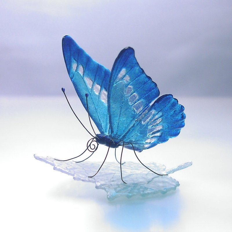 Glass butterfly morpho on leaf - Items for Display - Glass Blue