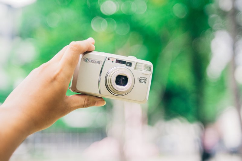Yashica Zoom Mate 120SE 底片相機 傻瓜相機 自動對焦 閃光燈 - 相機/拍立得/底片相機 - 其他金屬 黃色