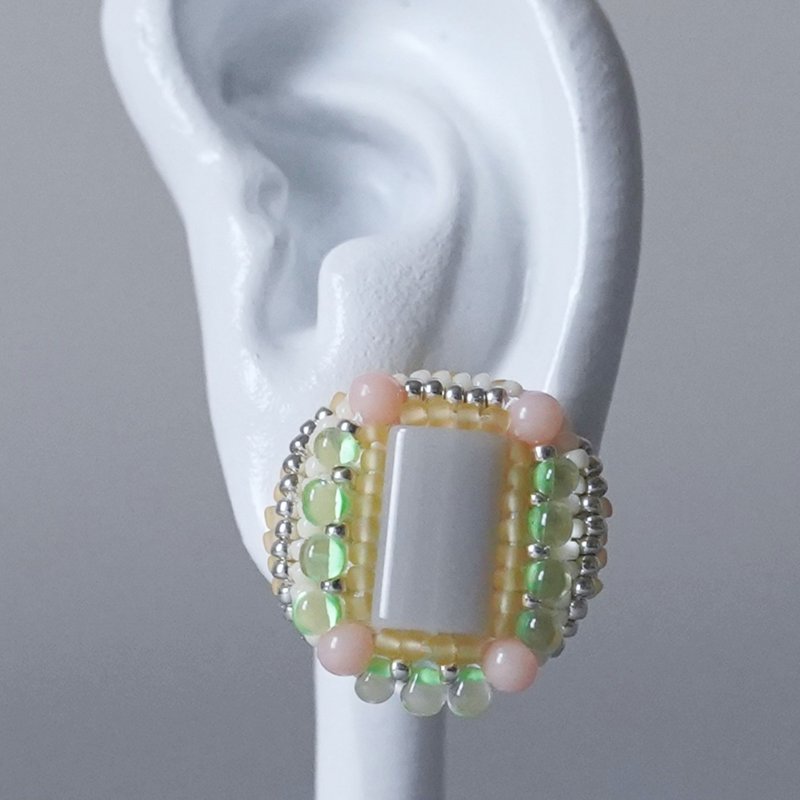 Beaded Embroidery Earrings No.47 – Gray Pink Green Bold Lightweight Statement - 耳環/耳夾 - 塑膠 灰色