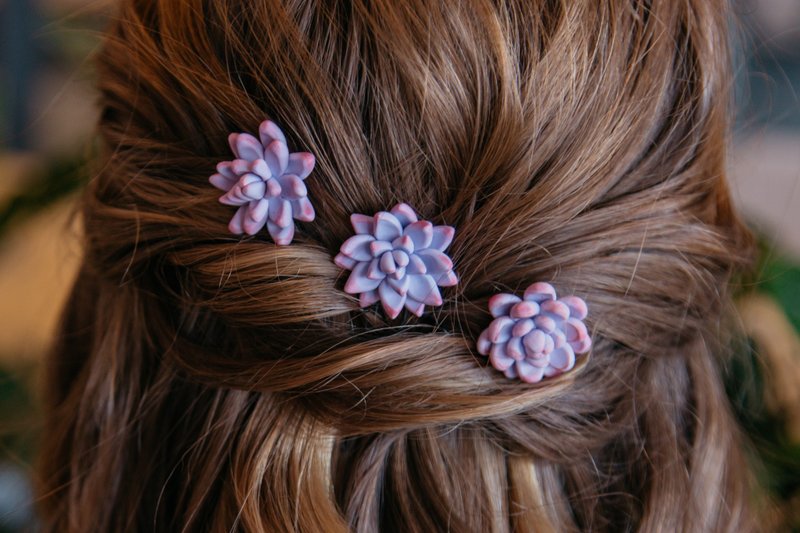 Succulent hairpin.Plant hair accessories. Boho wedding hair, bridal hair piece. - เครื่องประดับผม - ดินเหนียว สีม่วง