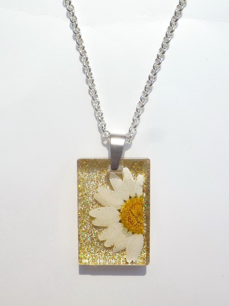 Resin Necklace. Resin Jewelry with Pressed Flowers.Handmade Resin Jewelry, Shiny - Necklaces - Plastic Gold