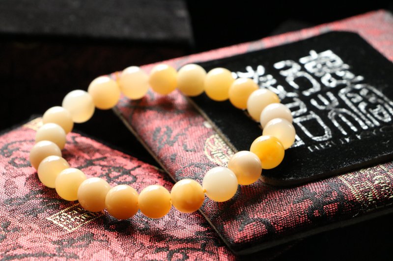 緬甸黃玉8mm手珠 玉石設計 緬黃佛珠 念珠飾品 蜜蠟色 穿搭手鍊 - 手鍊/手環 - 寶石 