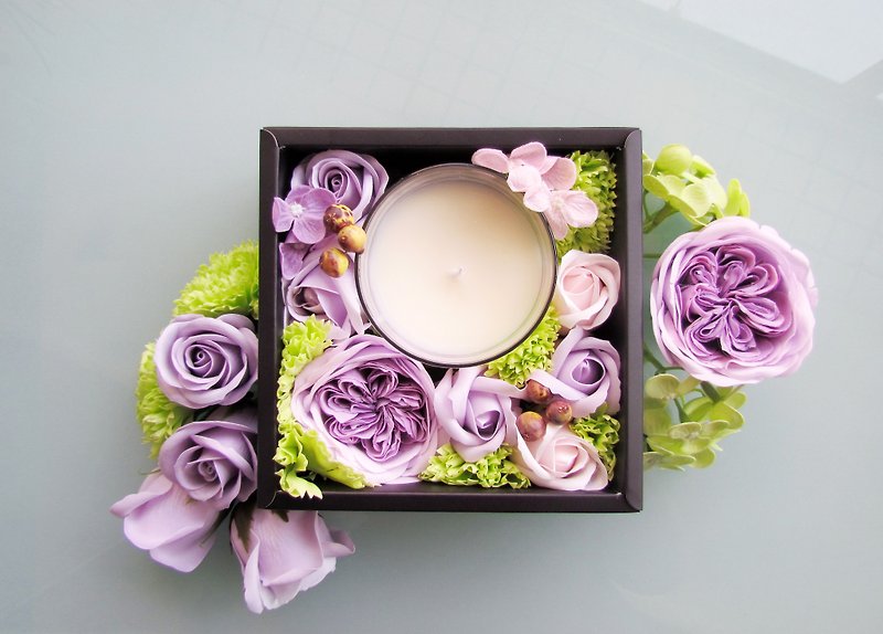Flowers and fragrance - soap and fragrance candle gift box [March cherry tree] - เทียน/เชิงเทียน - พืช/ดอกไม้ สีม่วง