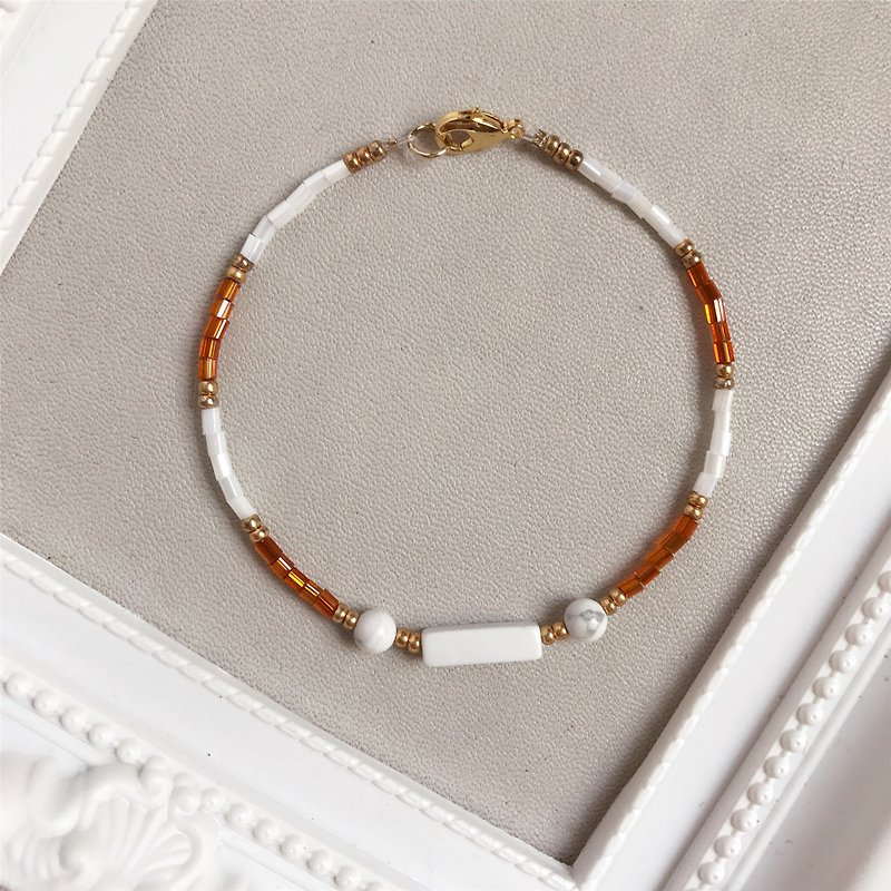 National orange-and-white • Small bead • White turquoise • Bracelet bracelet • Gift (spot clear) - Bracelets - Other Metals Orange
