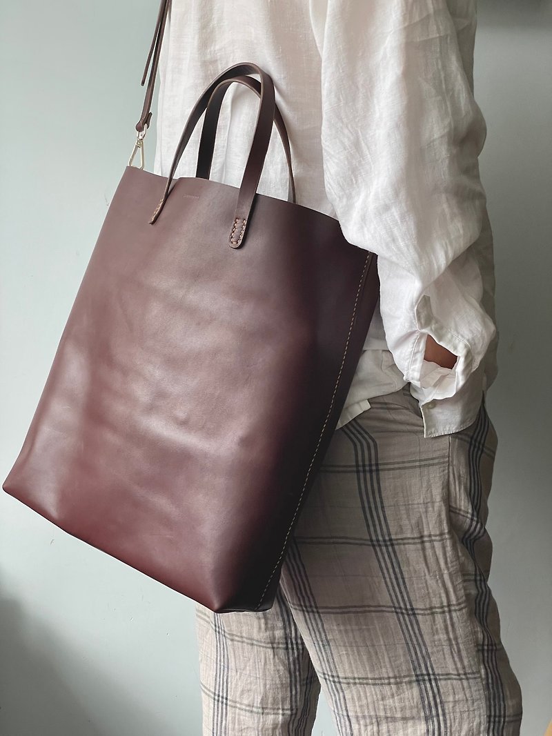 Zemoneni large size hand carry/cross body leather bag - กระเป๋าแมสเซนเจอร์ - หนังแท้ สีนำ้ตาล