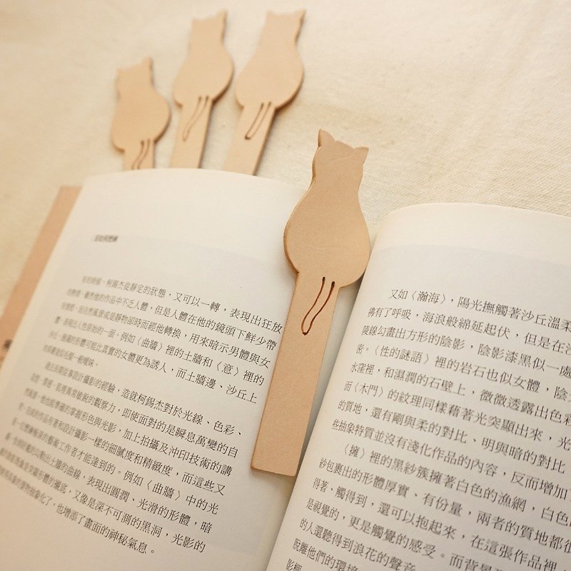 Cat Bookmark-Original Leather Color - ที่คั่นหนังสือ - หนังแท้ สีกากี