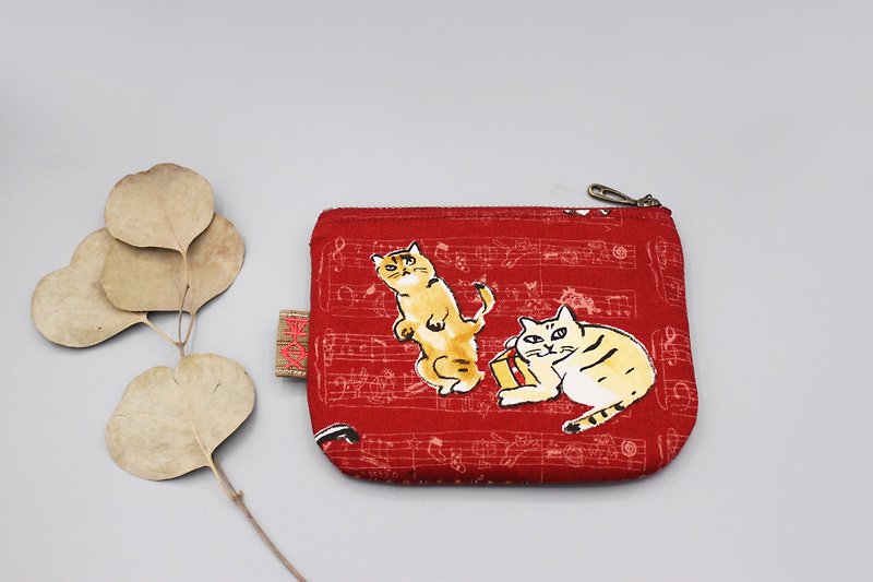 Peaceful little bag - Christmas cat and gift (two cats), double-sided two-color Japanese cotton and linen purse - กระเป๋าใส่เหรียญ - ผ้าฝ้าย/ผ้าลินิน สีแดง