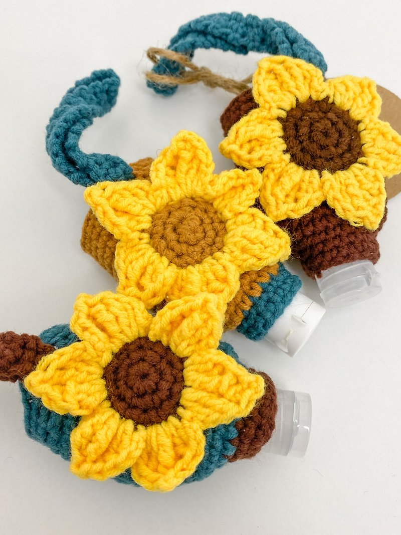 [DIY Material Pack] Exclusive Design | Crocheted Sunflower Hand Sanitizer Cover (with 20ML Hand Sanitizer) - เย็บปัก/ถักทอ/ใยขนแกะ - วัสดุอื่นๆ สีเหลือง