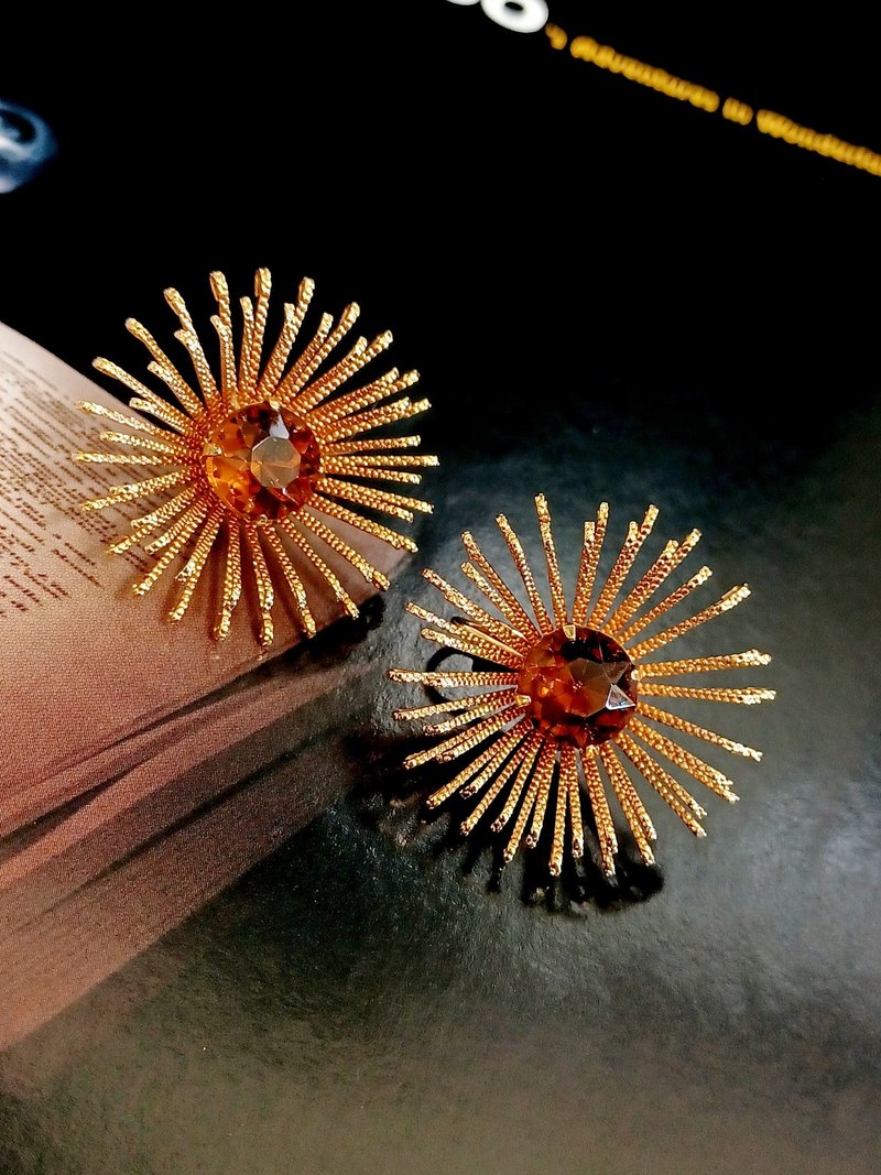 vintage jewelry Sarah cov Golden Mum系列 金色煙花 夾式耳環 - 耳環/耳夾/耳骨夾 - 其他金屬 