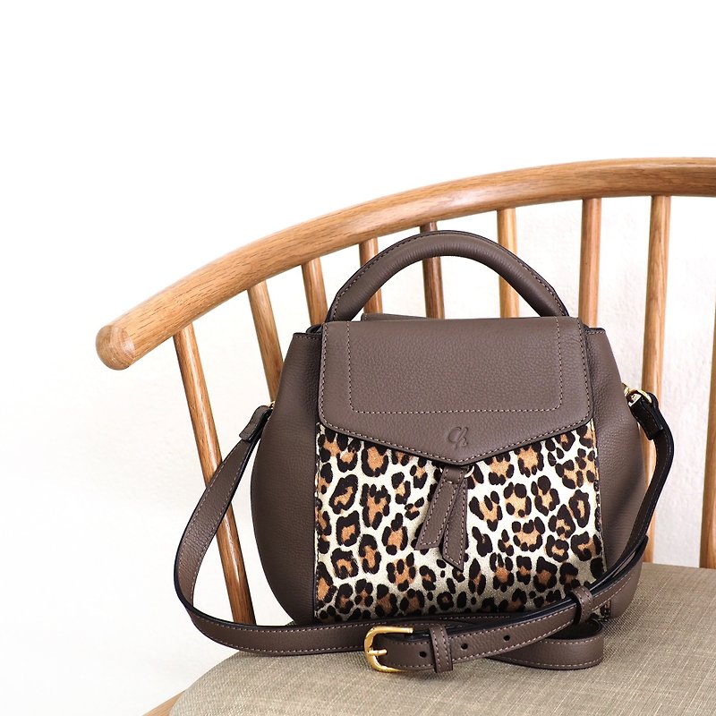 Brooklyn (Leopard-Warmtaupe) : Crossbody bag, leather bag, cow leather - Handbags & Totes - Genuine Leather Brown