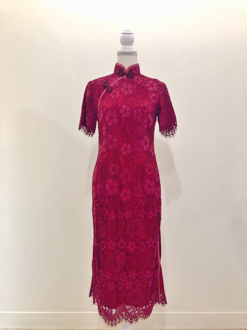 Crimson Lace Cheongsam - กี่เพ้า - เส้นใยสังเคราะห์ สีแดง