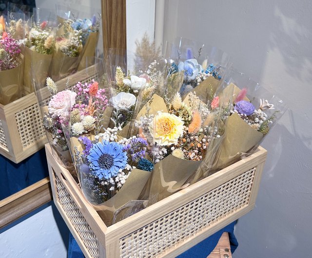 小さな花束/スタイルを選ばない、色を選ぶだけ、大量注文も可能