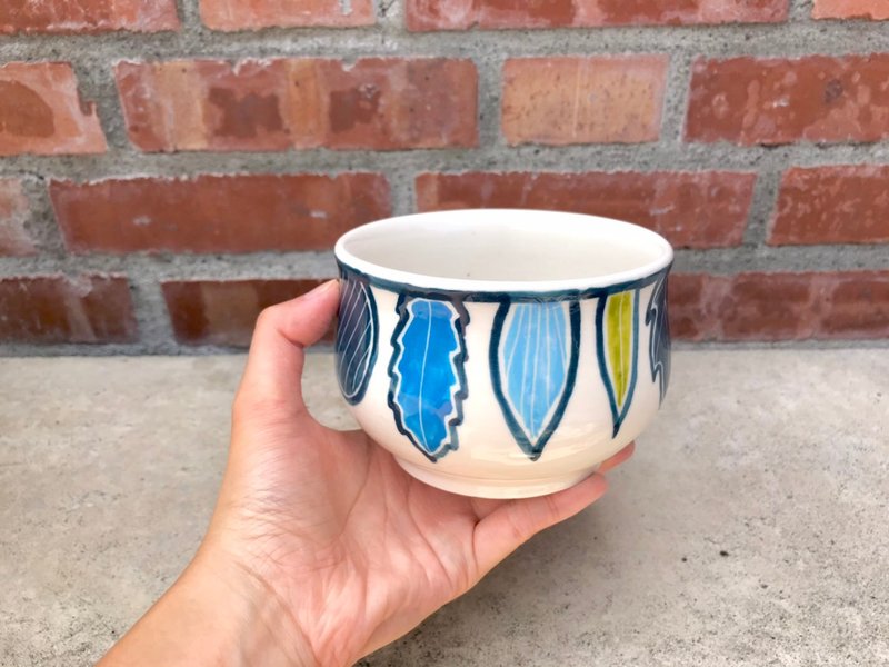 Hand drawn underglaze painted lazy planting pot with tea bowl leaves - Plants - Porcelain Multicolor