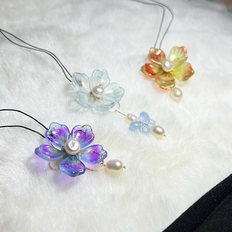 Small wild peony embellished with pearl necklace丨Elegance‧ One thing, one picture‧ - Necklaces - Colored Glass Multicolor