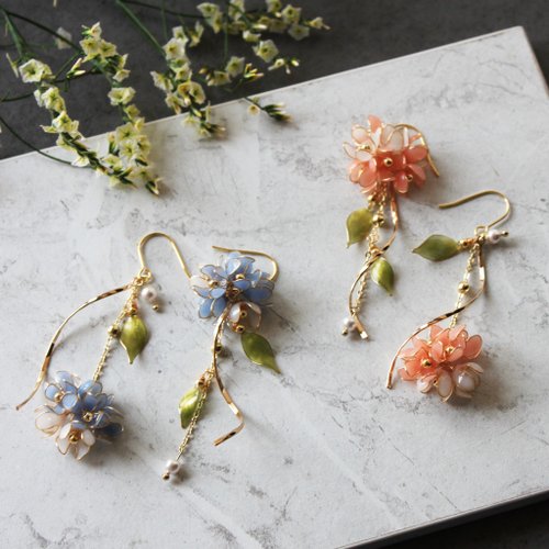 ロマンチックフラワーボールアシンメトリーイヤリング】ピンクオレンジ